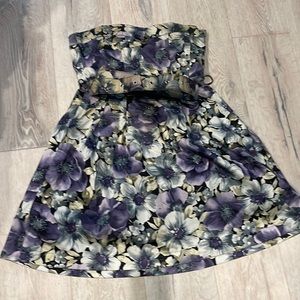 Sweetheart, sleeveless belted mini dress